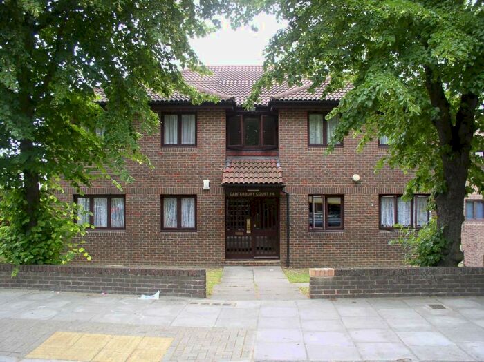 2 Bedroom Flat To Rent In Baring Road Grove Park, SE12