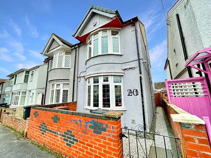 2 Bedroom Semi-Detached House To Rent In Stratford Road, Luton, Bedfordshire, LU4