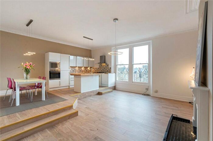 3 Bedroom Apartment To Rent In Oakfield Road, Clifton, Bristol, BS8