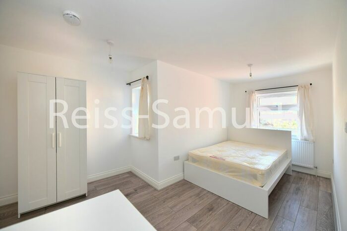 5 Bedroom Terraced House To Rent In Lockesfield Place, Isle Of Dogs, Docklands, London E14