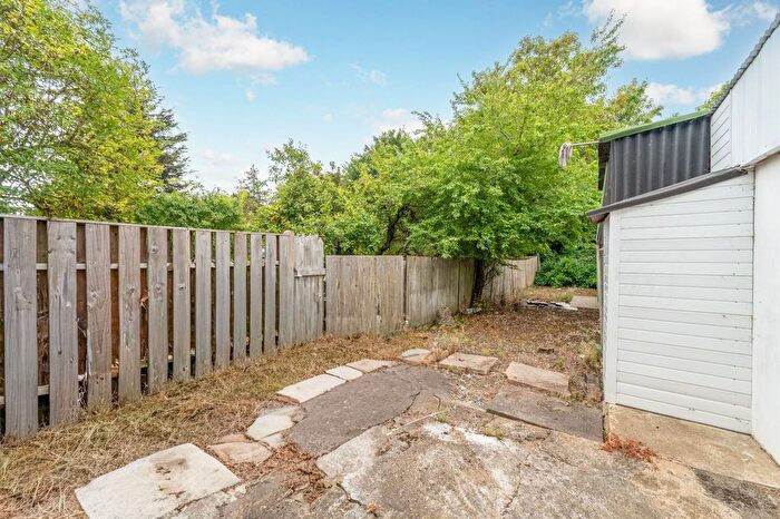 1 Bedroom Maisonette For Sale In London Road, Wembley, HA9