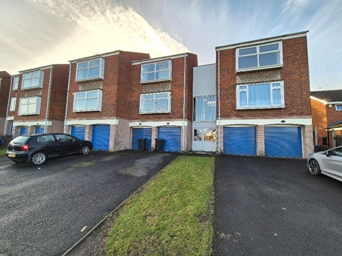 1 Bedroom Flat To Rent In Lyde Green, Halesowen, West Midlands, B63