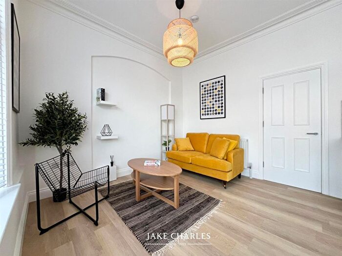 1 Bedroom Flat To Rent In High Street, Hornsey, London, N8