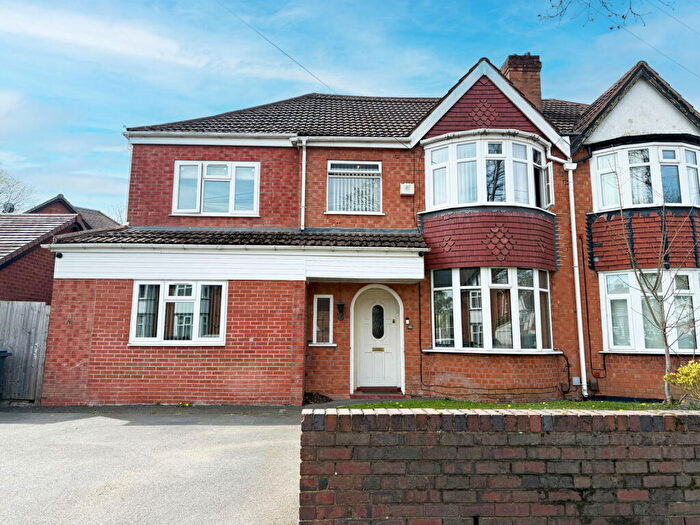 4 Bedroom Semi Detached House For Sale In Barton Lodge Road, Hall Green, B28