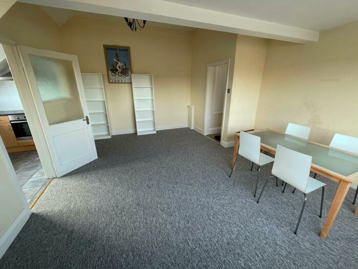 1 Bedroom Flat To Rent In Holdenhurst Road, Bournemouth, BH8