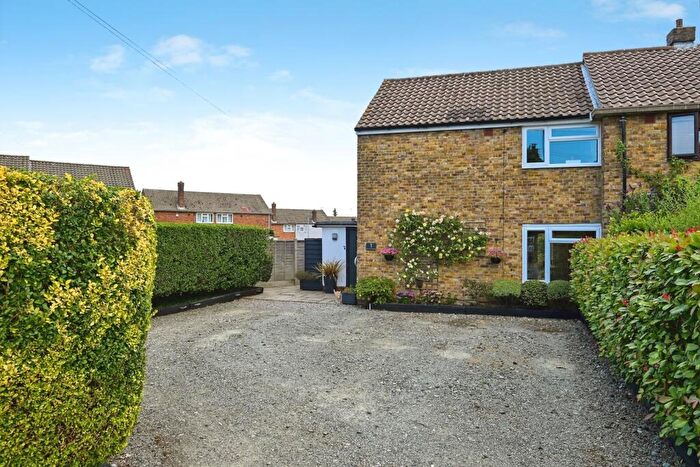 2 Bedroom End Of Terrace House For Sale In Silverweed Road, Chatham, Kent, ME5