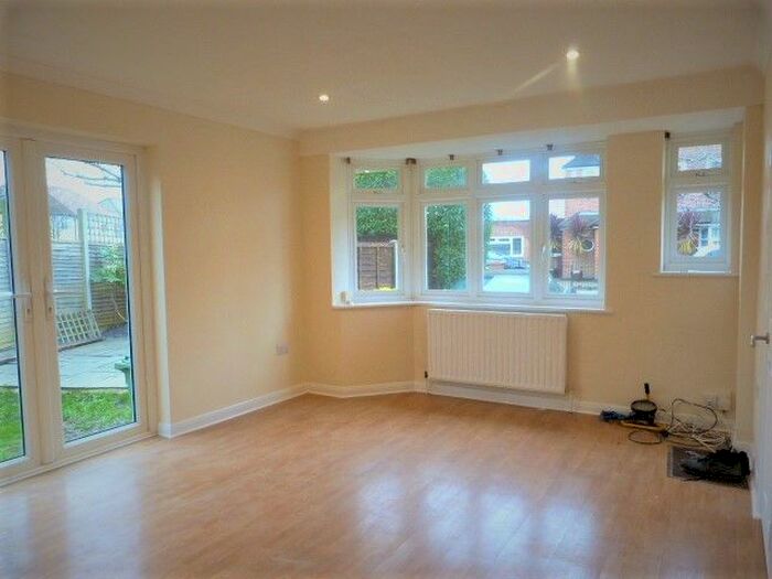 3 Bedroom End Of Terrace House To Rent In Pembury Avenue, Worcester Park, KT4