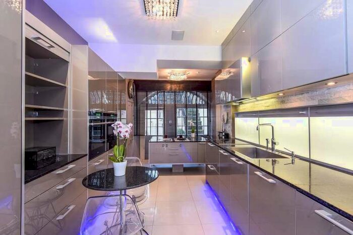 5 Bedroom Terraced House To Rent In Hanover Terrace, St Johns Wood, NW1, NW1