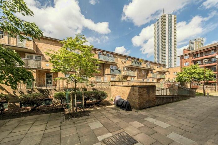 1 Bedroom Flat To Rent In Wesley Close, Kennington, SE17