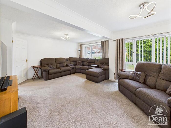 3 Bedroom Detached House For Sale In Bracken Drive, Lydney, GL15
