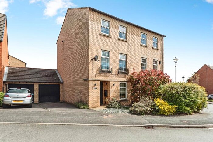 4 Bedroom Semi Detached House For Sale In Bretton Close, Brierley, Barnsley, S72