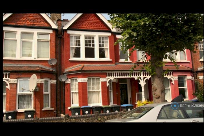 2 Bedroom Flat To Rent In Devonshire Road, London, N13