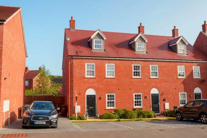 4 Bedroom End Of Terrace House To Rent In Banbury, Oxfordshire, OX16