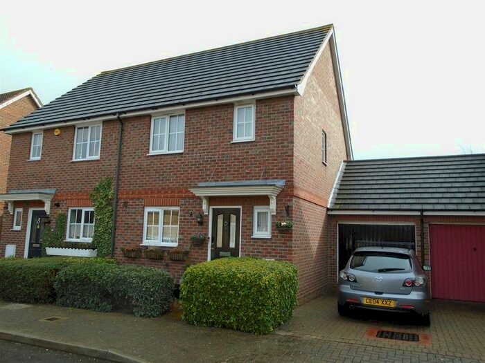 3 Bedroom Semi-Detached House To Rent In Pochard Close, St. Marys Island, Chatham, ME4