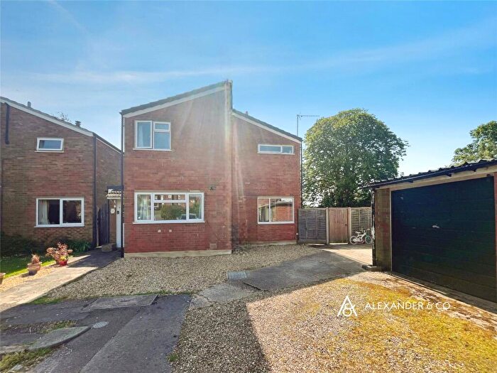 3 Bedroom Detached House For Sale In Greenfields, Adstock, Buckingham, MK18