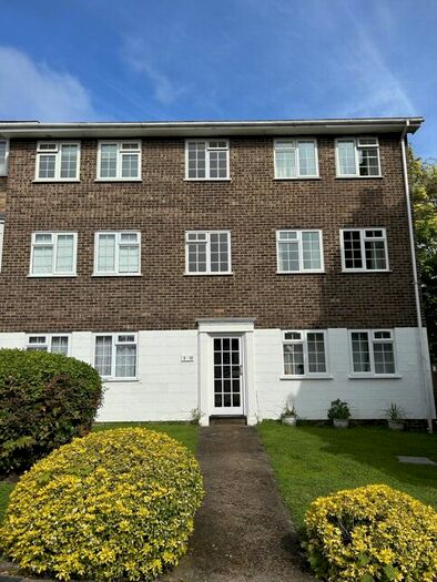 1 Bedroom Flat To Rent In Tavistock Road, Bromley, BR2