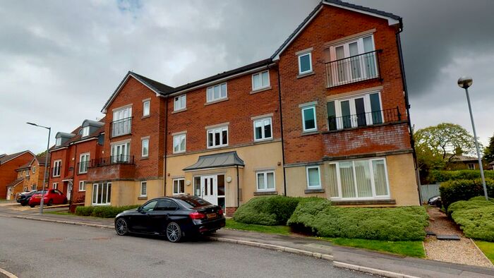 2 Bedroom Flat To Rent In Cameron Grove, Eccleshill, BD2