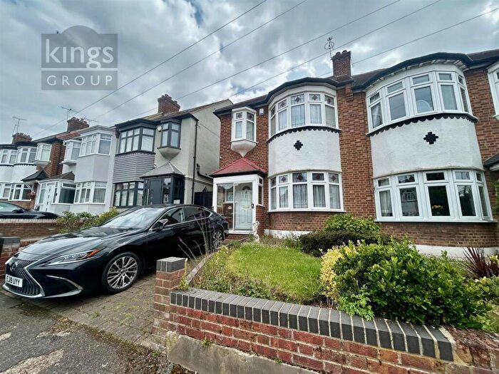 3 Bedroom House For Sale In Brindwood Road, London, E4