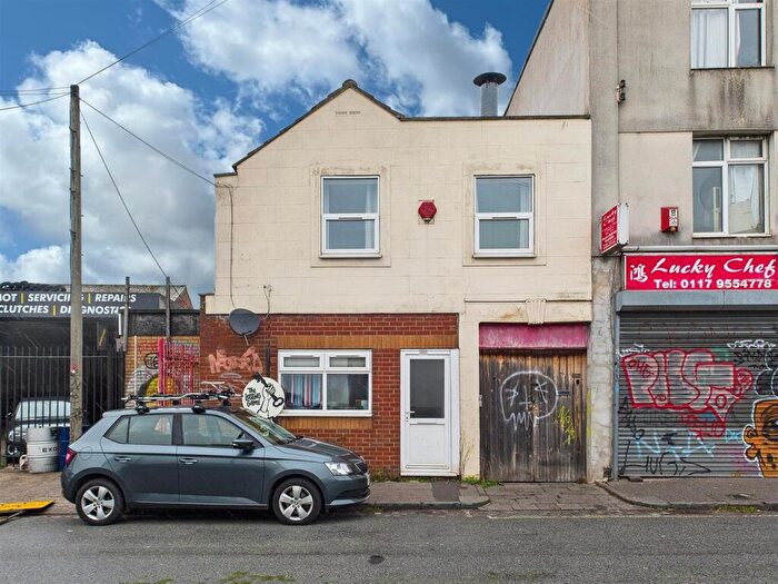 2 Bedroom Block Of Apartments For Sale In Flats - Easton Road, Easton, Bristol, BS5