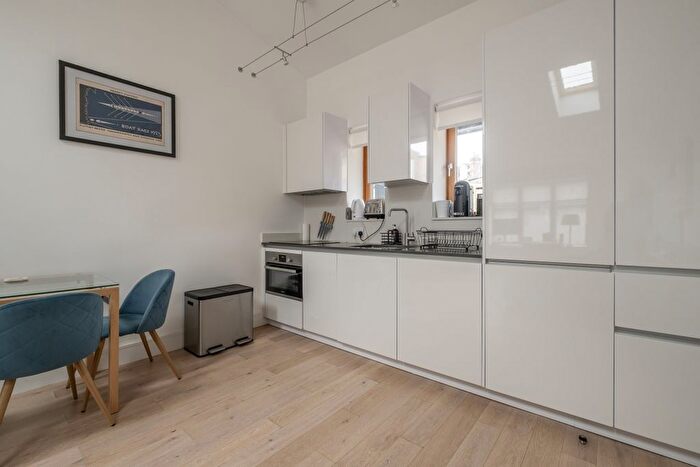 1 Bedroom Flat To Rent In Ironmongers Mews, London, SW13