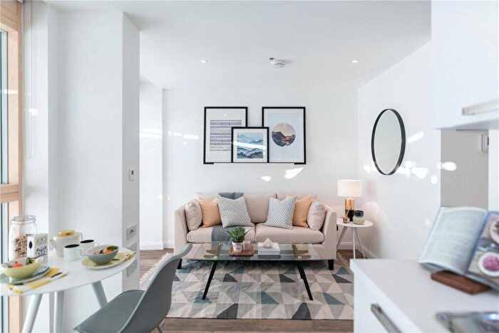 Studio To Rent In Berkshire House, Queen Street, Maidenhead, Berkshire, SL6