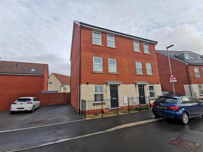 3 Bedroom Semi-Detached House To Rent In Appledore Drive, Bridgwater, TA6