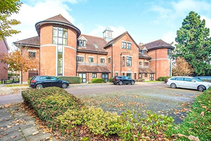 2 Bedroom Flat To Rent In Lockhart Road, Watford, Hertfordshire, WD17