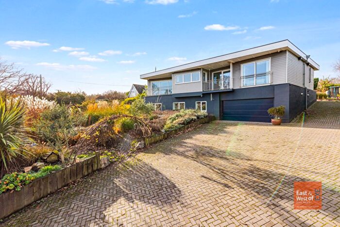 4 Bedroom Detached House For Sale In Cofton Hill, Cockwood, EX6