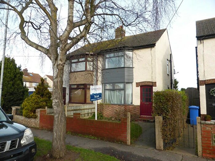 2 Bedroom Semi-Detached House To Rent In Highland Way, Oulton Broad, NR33