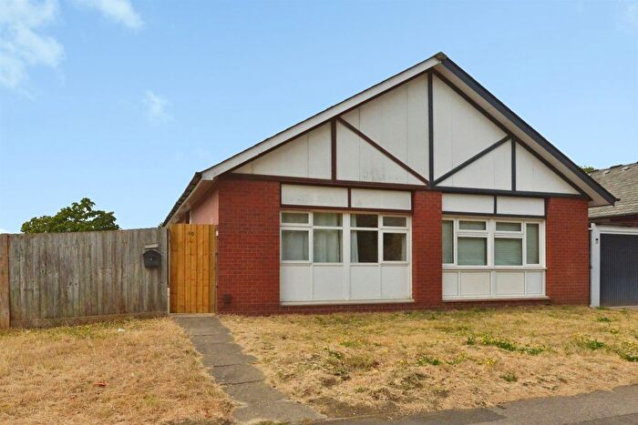4 Bedroom Semi-Detached Bungalow For Sale In Medale Road, Beanhill, Milton Keynes, MK6