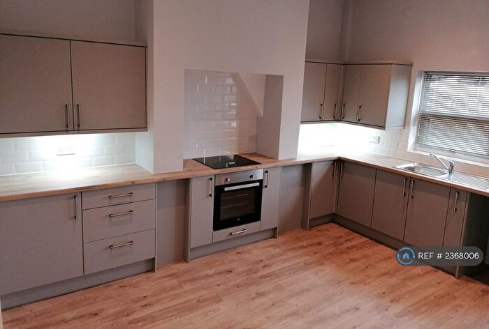 2 Bedroom End Of Terrace House To Rent In Blackburn, Blackburn, BB2