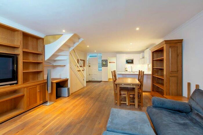 3 Bedroom Mews To Rent In Ainger Mews, Primrose Hill, NW3