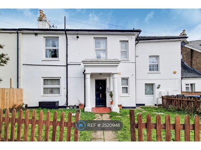 1 Bedroom Flat To Rent In South Norwood, London, SE25