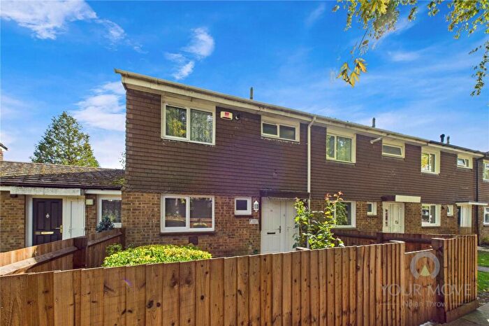3 Bedroom Terraced House For Sale In Thatchwell Court, Standens Barn, Northampton, NN3