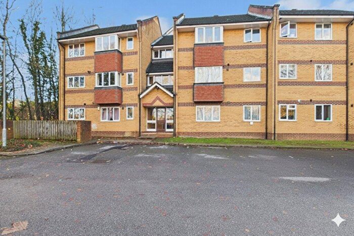 2 Bedroom Apartment For Sale In Armour Hill, Tilehurst, Reading, Berkshire, RG31