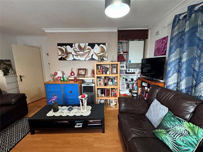 1 Bedroom Flat For Sale In Meon Grove, Birmingham, West Midlands, B33
