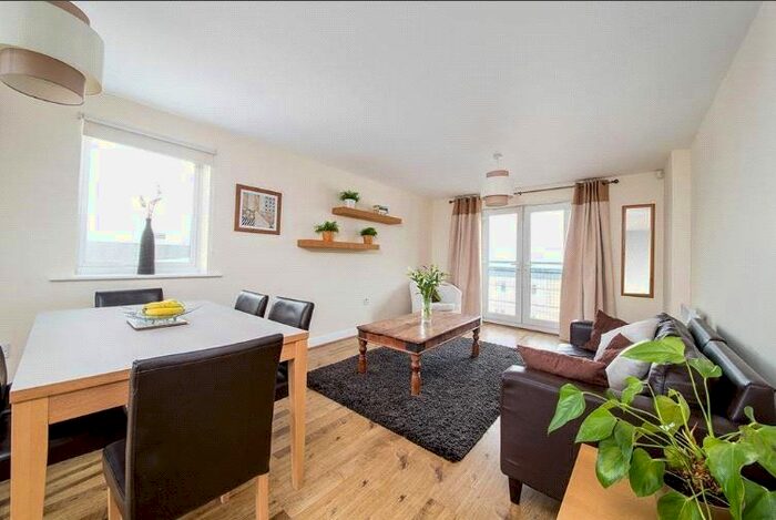 2 Bedroom Flat To Rent In Knightsbridge Court, Gosforth, Newcastle Upon Tyne, NE3