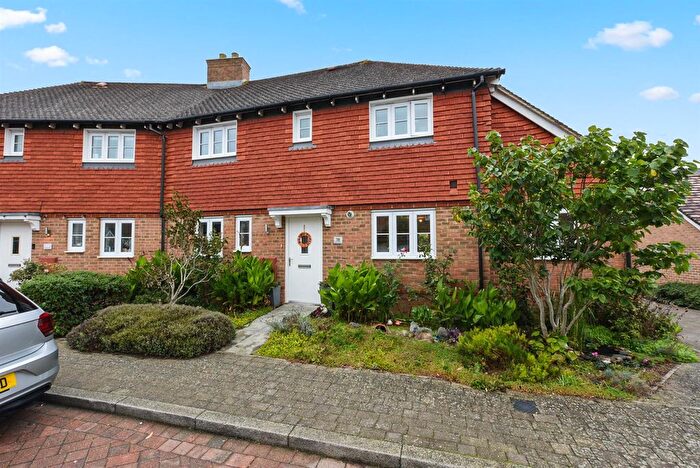 3 Bedroom Semi-detached House For Sale In Porter Avenue, Kings Hill, ME19