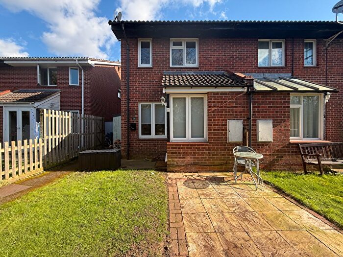 1 Bedroom End Of Terrace House To Rent In Kelly Close, Shepperton, TW17