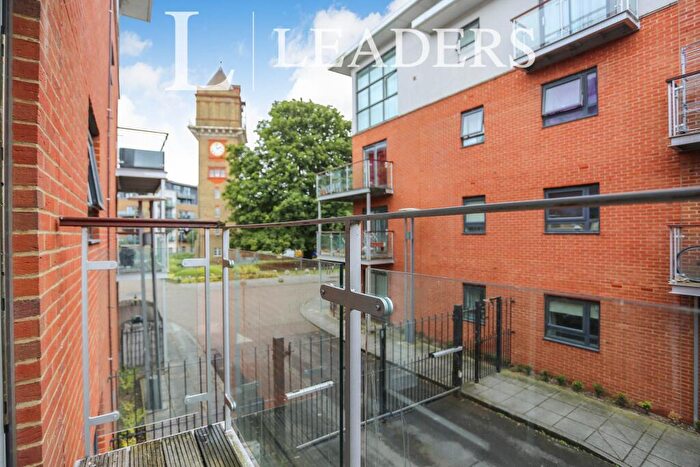 2 Bedroom Flat To Rent In Highfield Close, SE13