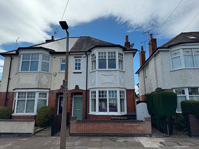 4 Bedroom Semi-Detached House To Rent In Meadhurst Road, Leicester, LE3