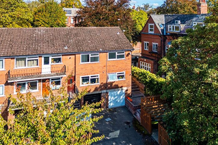 2 Bedroom Flat For Sale In Clumber Crescent South, The Park, NG7