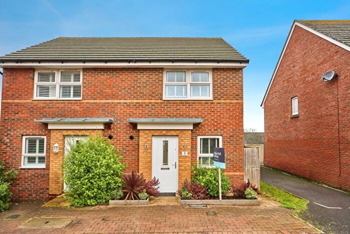 2 Bedroom Semi-Detached House For Sale In Chinchen Close, East Cowes, PO32