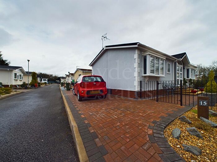 2 Bedroom Mobile Home For Sale In Cleobury Road, DY14