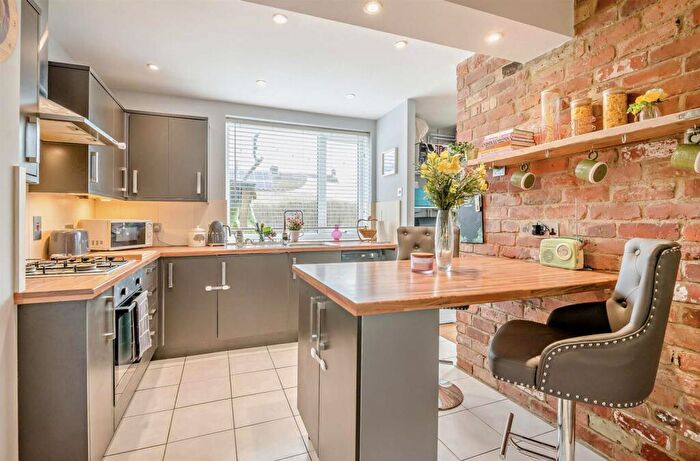 3 Bedroom Terraced House For Sale In Cirencester Town, GL7