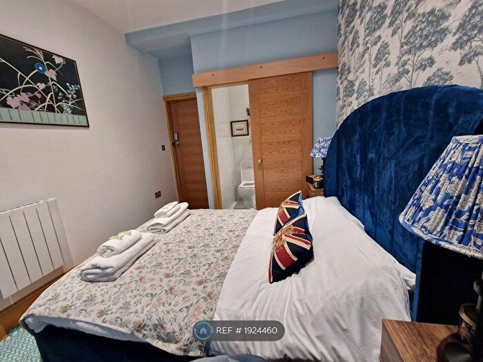 2 Bedroom Flat To Rent In Neal Street, Greater London, WC2H