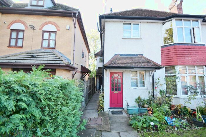 1 Bedroom Maisonette To Rent In Pinner Hill Road, Pinner, HA5