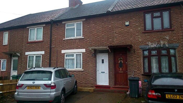 3 Bedroom Terraced House To Rent In Cheney Row, Walthamstow, E17