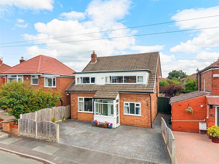 4 Bedroom Detached House For Sale In Rossett Ave, Timperley, Altrincham, WA15