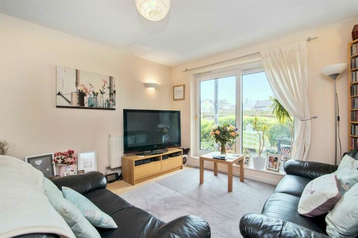 2 Bedroom Flat To Rent In Stone Court, A Flint Close, Stratford, London, E15